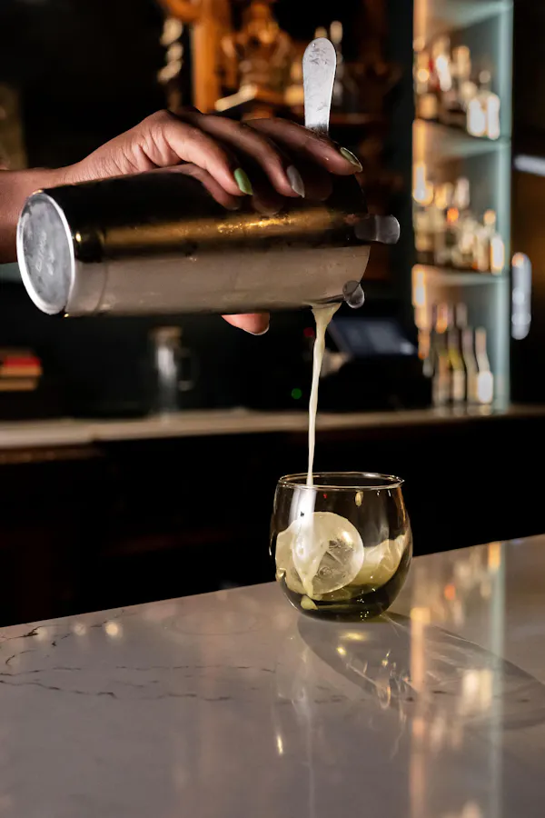 alcoholic drink, tableware, liquor, drinkware, barware, glass