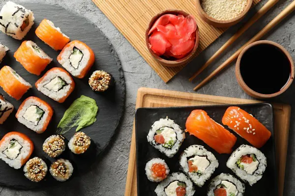 food, sushi, ingredient, gimbap, tableware, salmon
