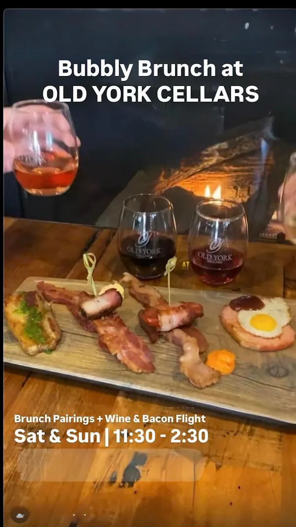 tableware, food, alcoholic drink, drinkware, ingredient, table