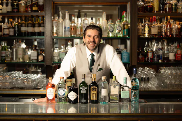 alcoholic drink, liquor, bottle, bar, drinkware, bartender