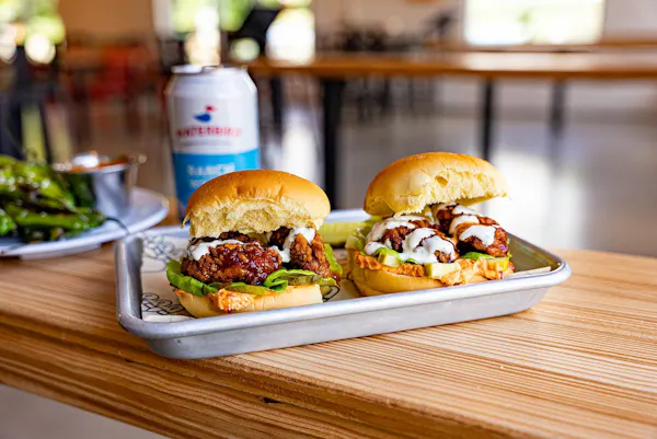 food, tableware, ingredient, finger food, bun, fast food
