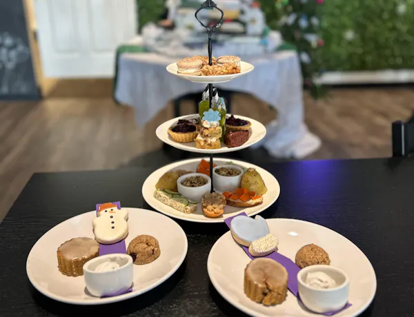 food, tableware, ingredient, finger food, dessert, cake