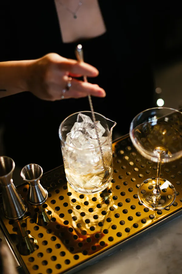 tableware, drinkware, ingredient, fluid, barware, drink