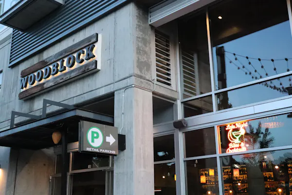 mixed-use, restaurant