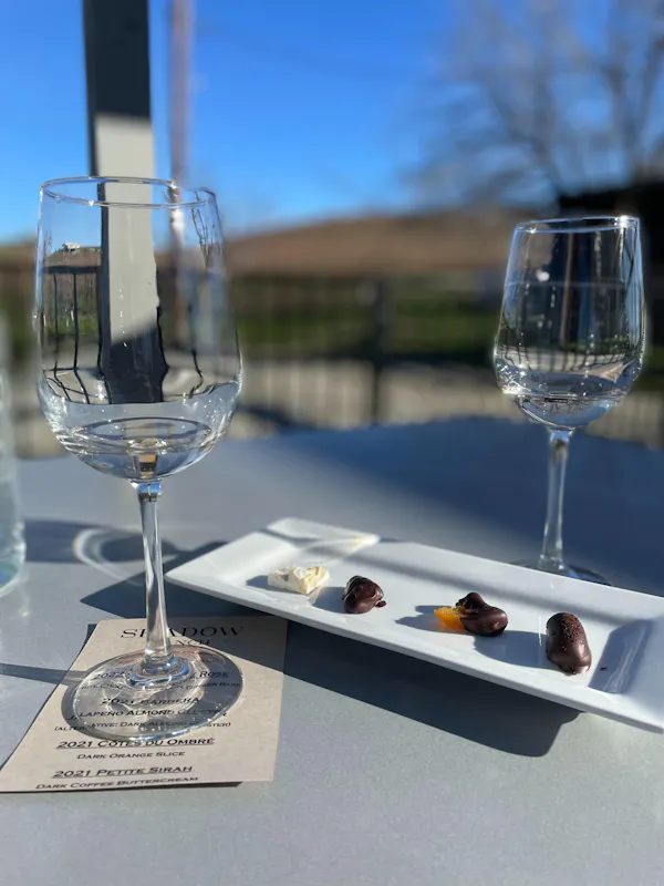 stemware, tableware, drinkware, wine glass, serveware, barware