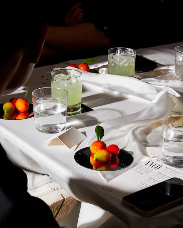 tableware, drinkware, stemware, serveware, table, dishware
