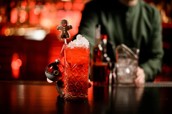 alcoholic drink, tableware, liquor, classic cocktail, cocktail, drinkware