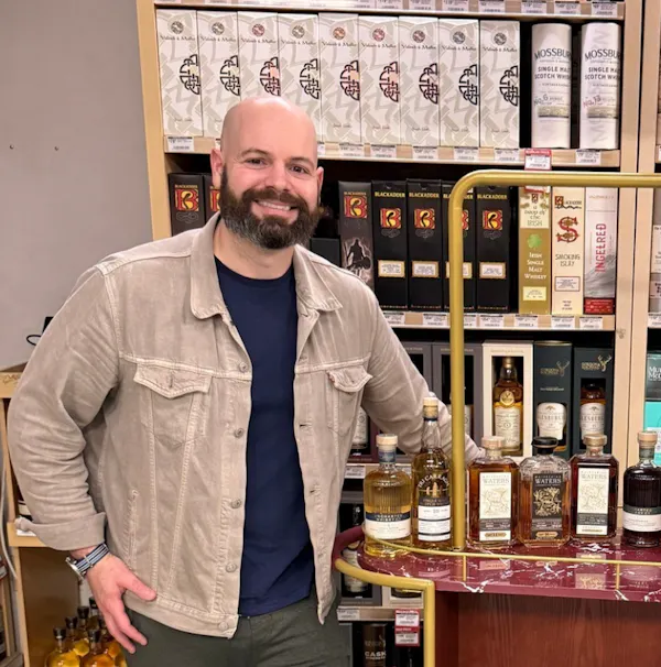 alcoholic drink, bottle, liquor, alcohol, whisky, beard