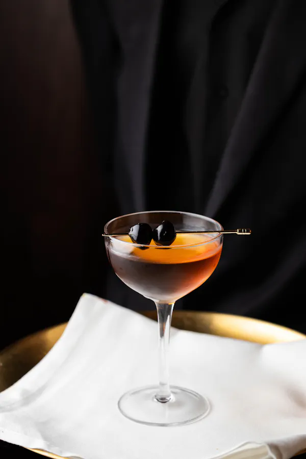 alcoholic drink, stemware, tableware, classic cocktail, liquor, champagne glass