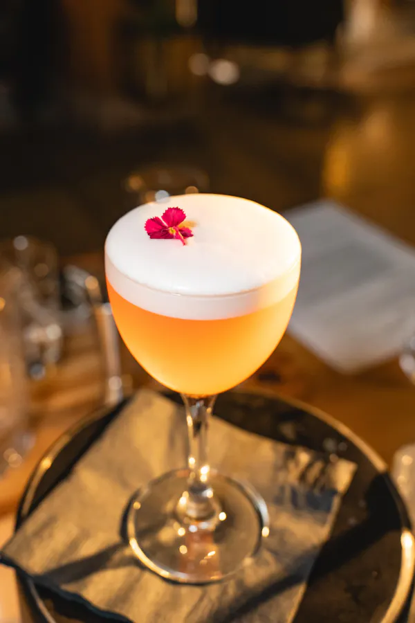 alcoholic drink, tableware, liquor, classic cocktail, cocktail, drinkware