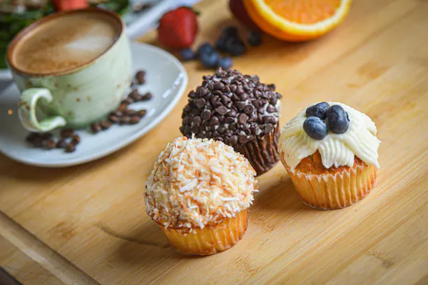 food, ingredient, cake, baking cup, dessert, tableware