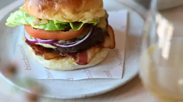 food, ingredient, tableware, finger food, fast food, hamburger