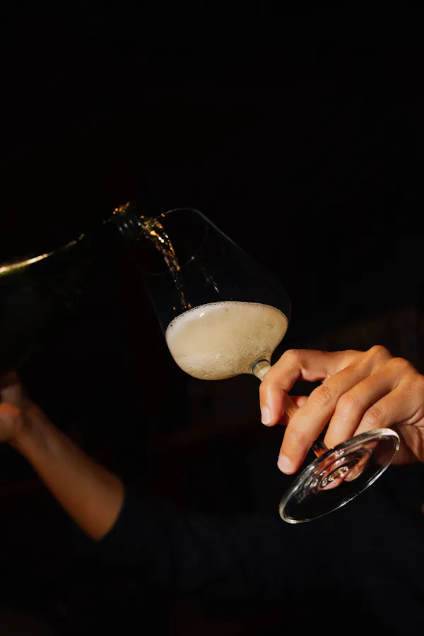stemware, drinkware, liquid, champagne glass, tableware, alcoholic drink