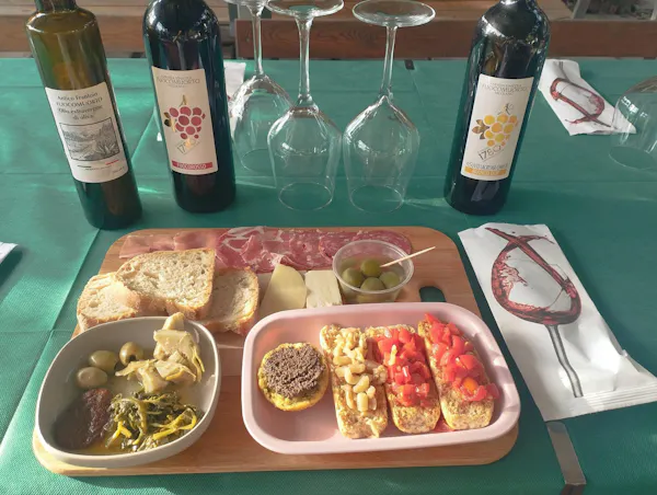 food, tableware, ingredient, table, alcoholic drink, drinkware
