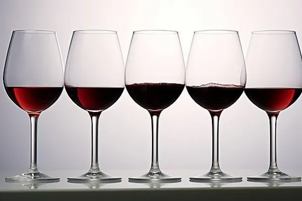 stemware, drinkware, tableware, wine glass, barware, alcohol