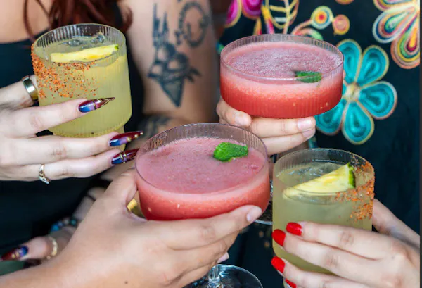 tableware, alcoholic drink, cocktail, juice, non-alcoholic drink, classic cocktail