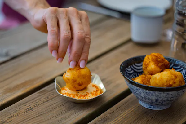 food, ingredient, fried food, finger food, tableware, bonda