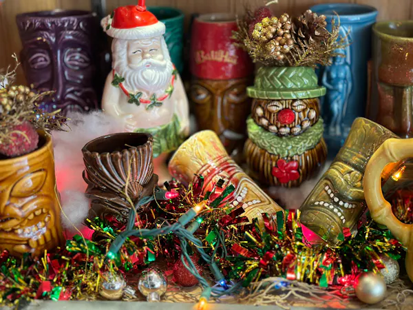 souvenir, ornament, drinkware, event, art, tradition