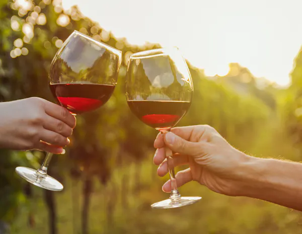 stemware, drinkware, tableware, wine glass, alcoholic drink, dessert wine