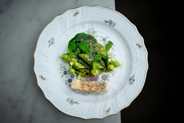 tableware, dishware, food, serveware, leaf vegetable, vegetable