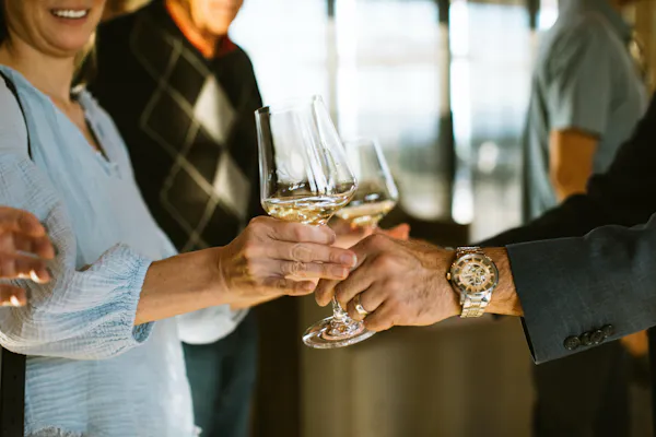 hand, tableware, watch, stemware, drinkware, gesture