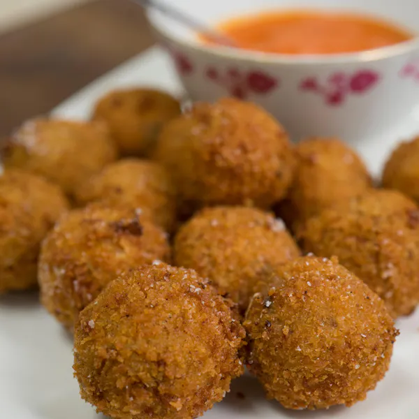 food, falafel, hushpuppy, ingredient, deep frying, tableware