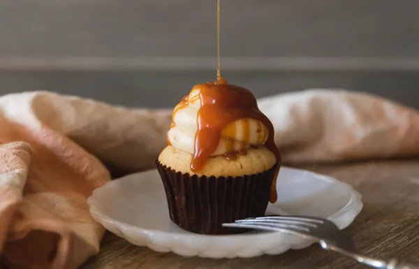 food, ingredient, dessert, buttercream, cupcake, baking