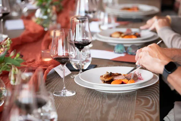 tableware, drinkware, stemware, dishware, table, cutlery
