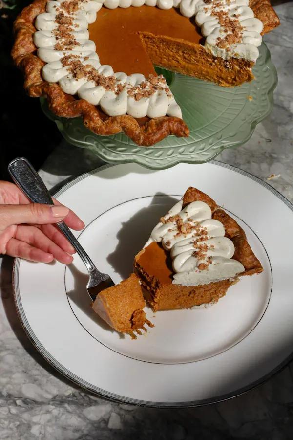 food, cake, ingredient, dessert, cream, tableware