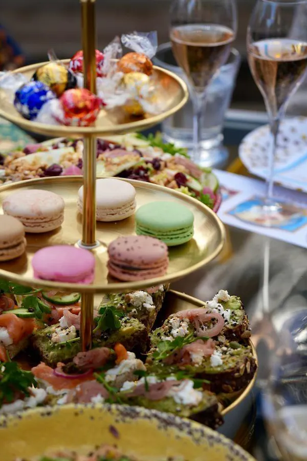 tableware, food, serveware, dessert, dishware, finger food