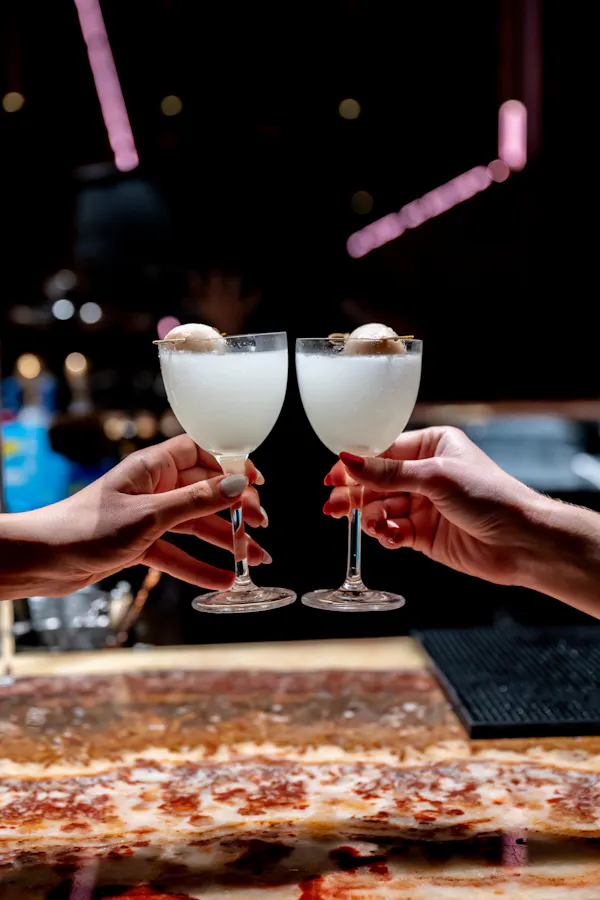 tableware, stemware, drinkware, alcoholic drink, food, barware