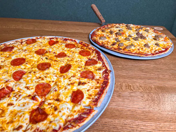 food, pizza, ingredient, pizza cheese, tableware, fast food