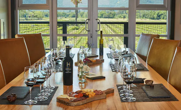 table, furniture, tableware, bottle, drinkware, stemware