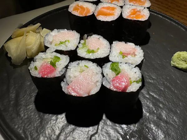 food, sushi, ingredient, gim, gimbap, tableware