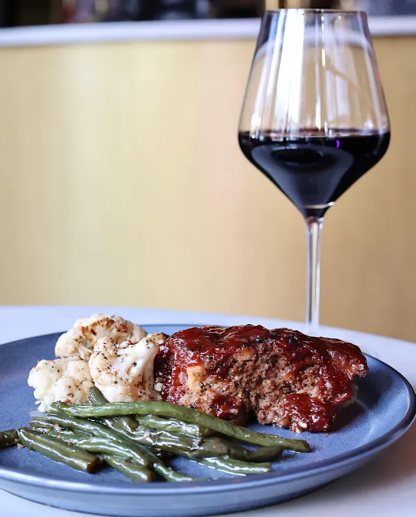 food, tableware, stemware, ingredient, alcoholic drink, drinkware