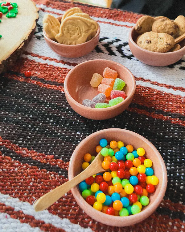 food, tableware, ingredient, candy, serveware, dessert
