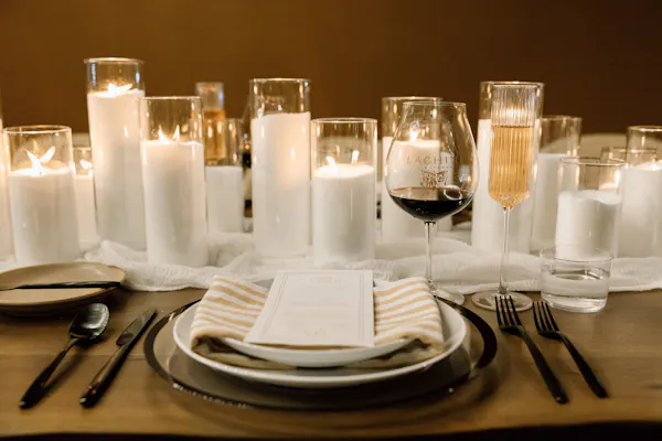tableware, drinkware, stemware, table, serveware, furniture