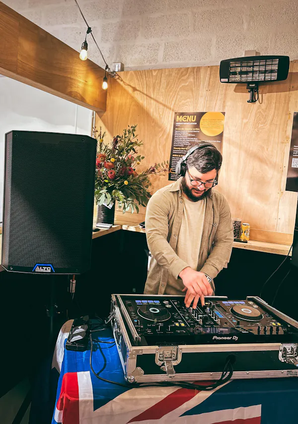 electronic device, audio equipment, entertainment, electronics, loudspeaker, technology