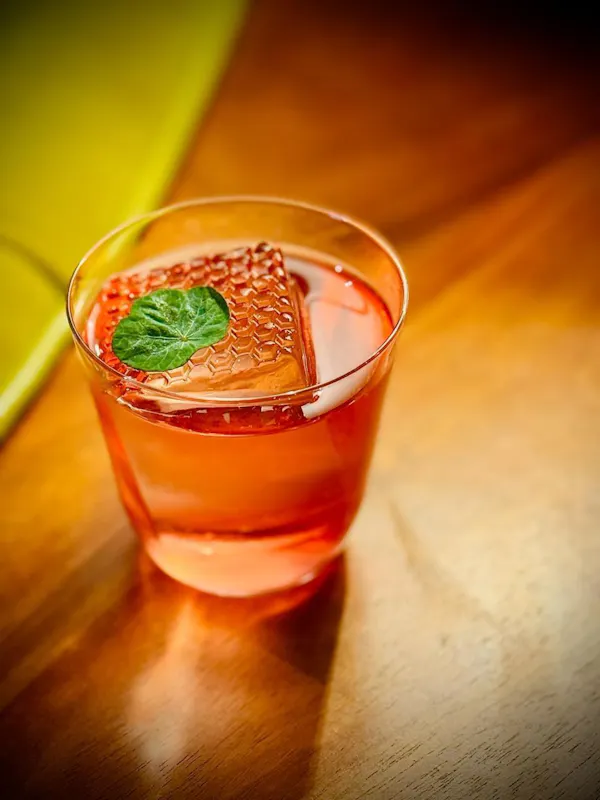 tableware, alcoholic drink, cocktail, classic cocktail, juice, non-alcoholic drink