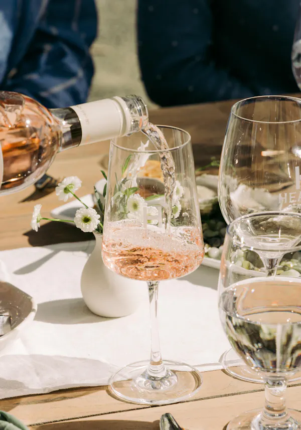 stemware, tableware, drinkware, alcoholic drink, wine glass, barware