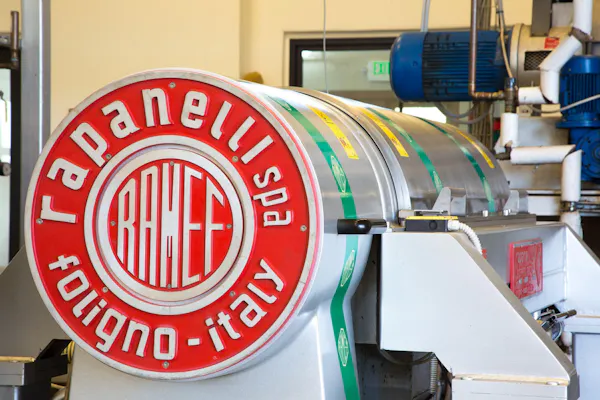 machine, machine tool, factory, cylinder