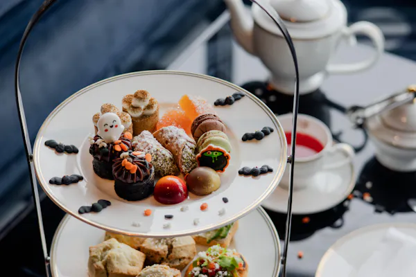 food, tableware, serveware, dishware, cake, dessert