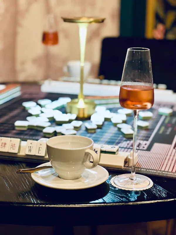 tableware, drinkware, serveware, stemware, table, barware