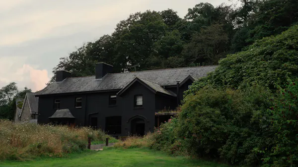 house, home, cottage, estate, lawn, yard