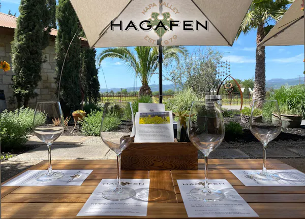 barware, restaurant, houseplant, stemware