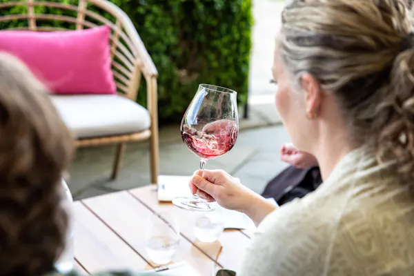 tableware, stemware, drinkware, wine glass, alcoholic drink, barware