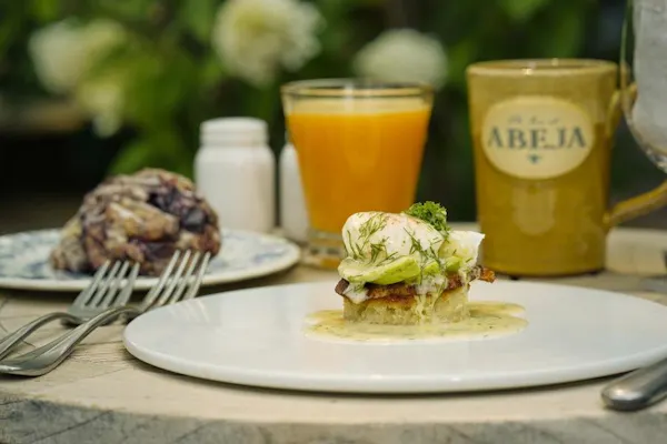 food, tableware, ingredient, serveware, dishware, plate