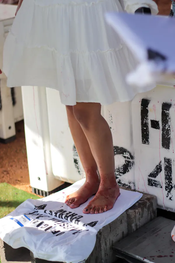 white, fashion, foot, calf, knee, waist