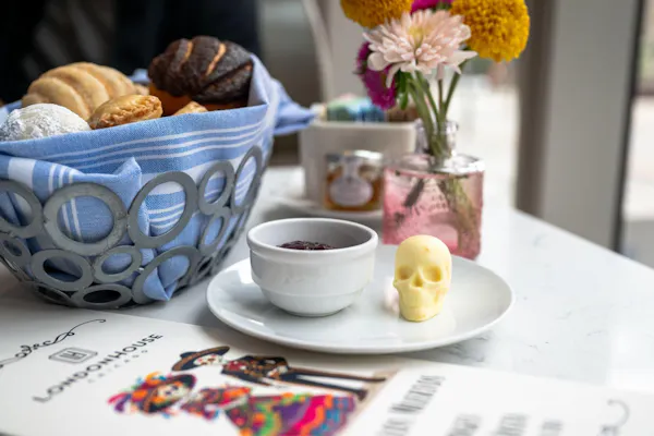 tableware, serveware, dishware, table, drinkware, cup