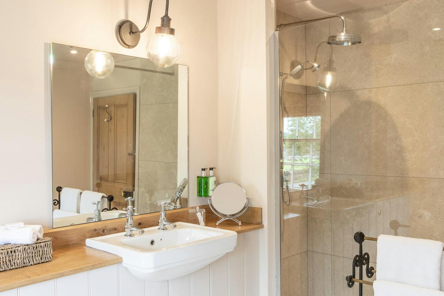 The Abbey Inn Byland, ENGLAND Tock